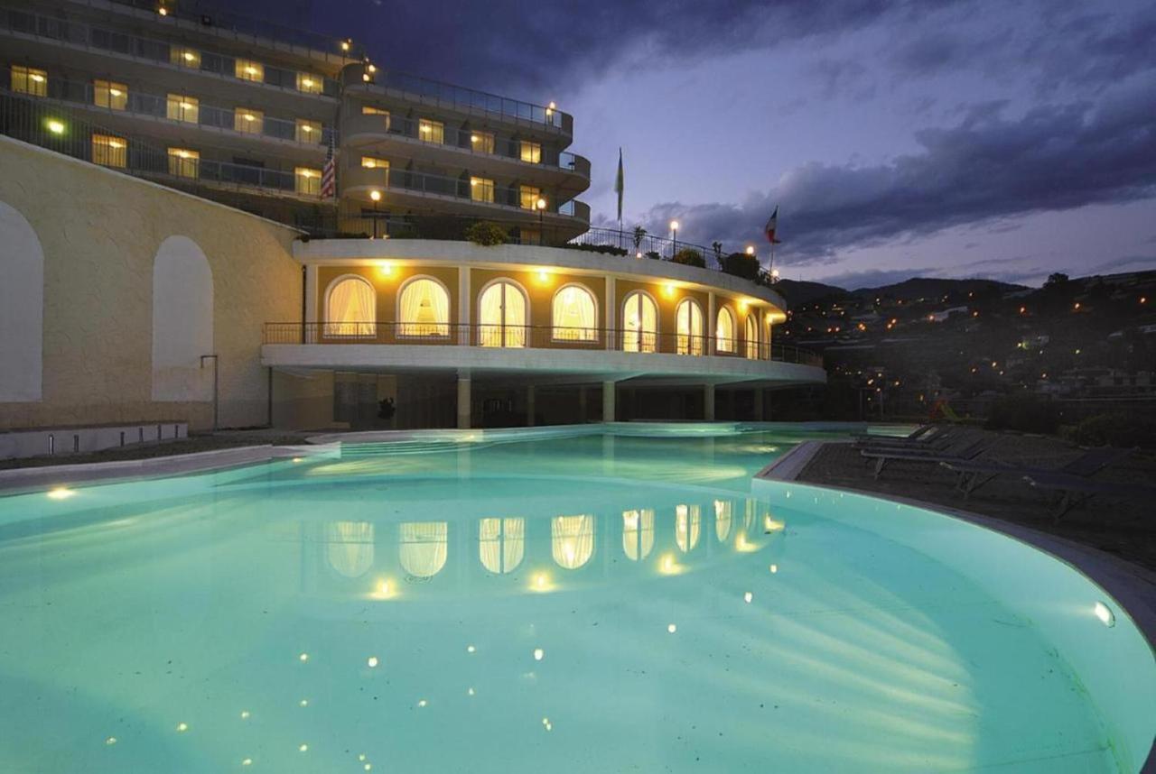 Modus Vivendi 406 Aparthotel Sanremo Bagian luar foto